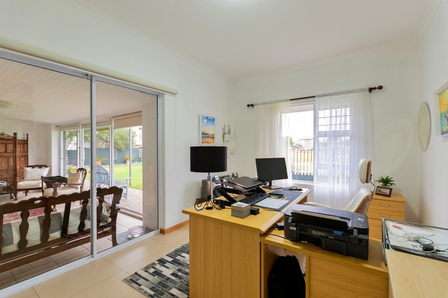 4 Bedroom Property for Sale in Country Club Western Cape